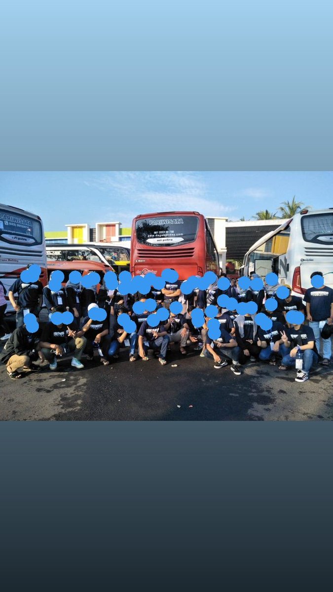 Nah ini pas aku ke jogja study tour, temen temen yang study tour nya ke ganggu akibat coronceu sabar ya , asli study tour tuh menambah ikatan persaudaraan temen sekelas , paling seru tuh di perjalanan banyak moment indah semasa sma jangan sia sia in pkoknya !!