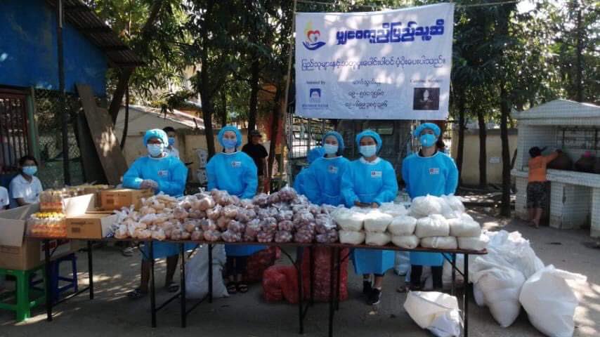 KONation_'s tweet photo. In honor of Birthday boy JungChanwoo, We(Myanmar iKONICs) donated Food Packs for 80 Housing at Myanmar. “Waste to food” program that program is people exchange waste to food packs. Total donate amount for 80 families - 376000ks.
HBD Our Maknae Jung Chanwoo 🤍
 
#CoolestChanwooDay https://t.co/4Q03kUiopp