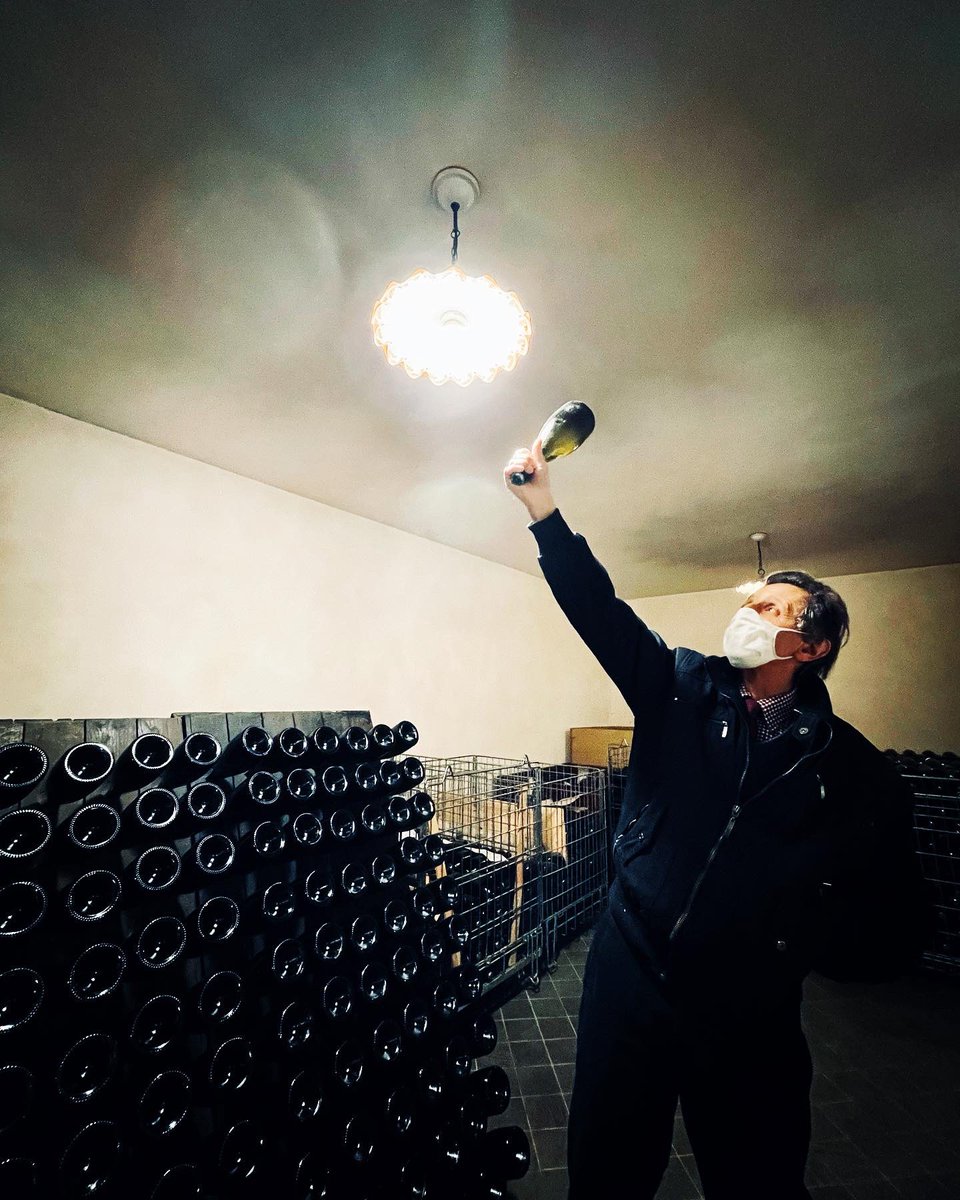 vigneronway's tweet photo. Sergio #Barbaglia true #legendary #winemaker in #AltoPiemonte.
#Boca #nebbiolo #altopiemontewines #irossiderosa #collinenovaresi #nebbiololovers #monterosa #vigneronway #federicabovassi #metodoclassico #bocadoc #doc #docg #winepodcast https://t.co/Ex9DcQhhoS