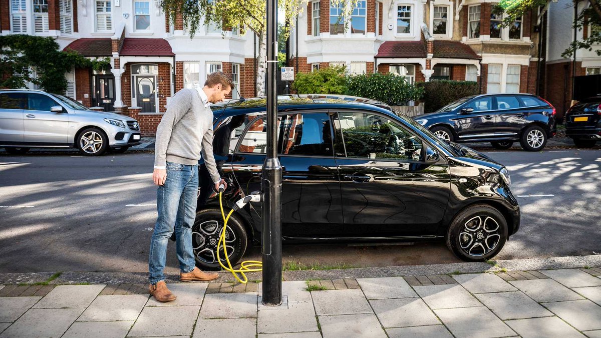 elektrickevozy_'s tweet image. Shell koupil největšího provozovatele nabíjecích stanic ve Velké Británii

elektrickevozy.cz/clanky/shell-k…

#Shell #Ubitricity #akvizice #prodej #elektromobilita @Shell  @ubitricity