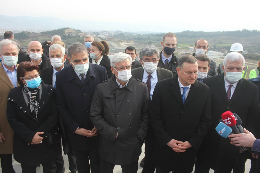 AsiGazetesi's tweet photo. EXPO YENİ UFUKLAR AÇACAK
Hatay Büyükşehir Belediye Başkanı Doç. Dr. Lütfü Savaş, Antakya-Defne bölgesinde yapımı süren EXPO alanı protokol üyelerine gezdirdi.
@DocDrLutfuSavas @HatayBSB @EXPOHatay2021
#hatay #hataybb #expo #expo2021 #lütfüsavaş https://t.co/G8Av4FzVMP