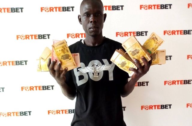 Result 1: Winning usage.Winnings are disproportionately spent on large, lumpy expenditures (relative to normal/divisible exps) and this effect is driven by people with low saving ability.Ex-post behavior ≠ ex-ante motive, but IS consistent with stated reasons. 10/17