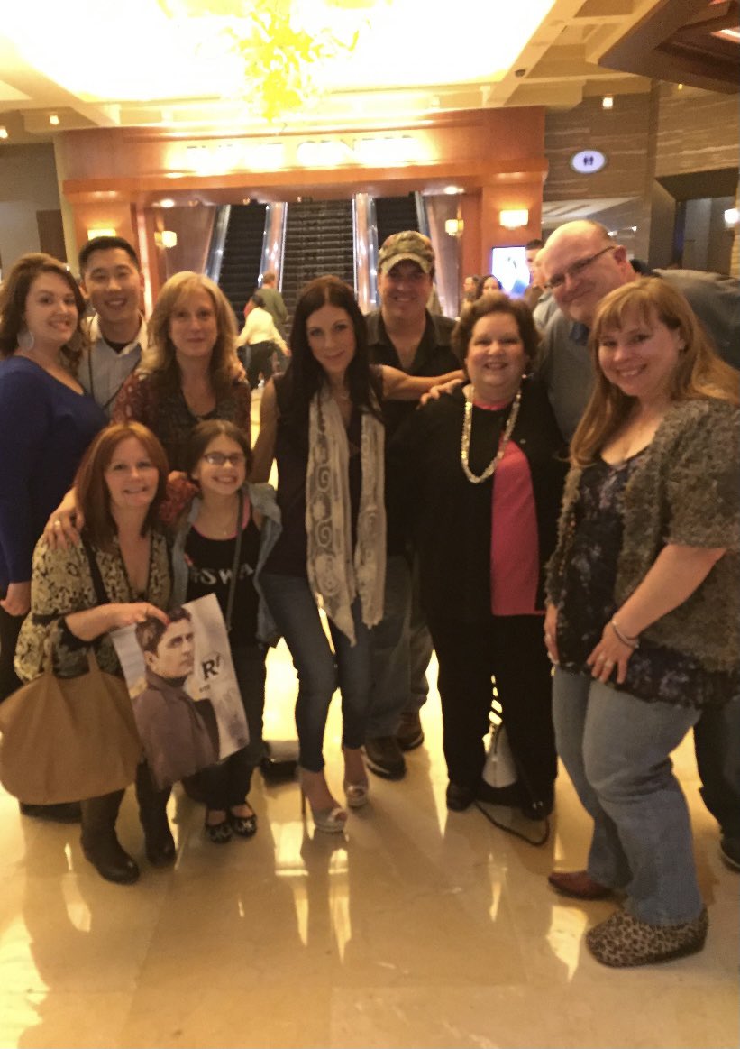 jerseygolden's tweet photo. @ChowYaDoin @79Aspen @Freedom60487 @diamondslil @Rt_Fan_Lori #donna #jenna #sienna 🌹 @NJLeakester 🎉#holdonforevermemories 💫🔮#jan2016 🌺 #borgata #swa 🐾😻#Rt 🎵🎉#untilnexttime 💚 https://t.co/12oB9N6aO0