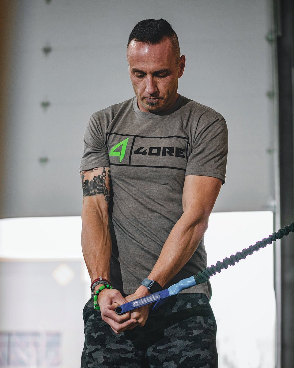 fit4ore's tweet photo. New week, start it off right! Not only do our products help you get the most out of your time in the gym but we’ve got gear to help you look good too! Check out the whole selection at https://t.co/yWIO6I8vCi! #fit4ORE #liveyour4ORE #golf #golffitness https://t.co/Tj5Os2UHhP
