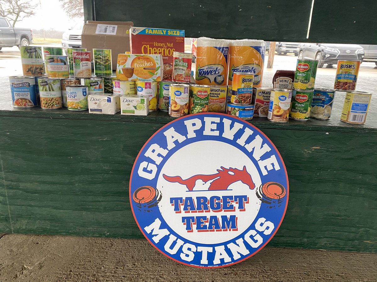TeamGrapevine's tweet photo. We are proud of our GCTT members and families that rallied to support the Grace Food Pantry. 
#ghsUnity https://t.co/ftVhFvpNh0