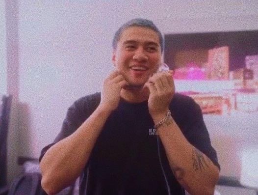 gIowsauce's tweet photo. happy 25th birthday to one of my fav human beings🤍✨(damn you’re getting old huh lmao)
i hope you still get to enjoy your birthday, despite the current circumstances. you could throw a lil bday party with duke. 
love u lots <3 #HappyBirthdayCalum @Calum5SOS https://t.co/SXz7eDOW7c