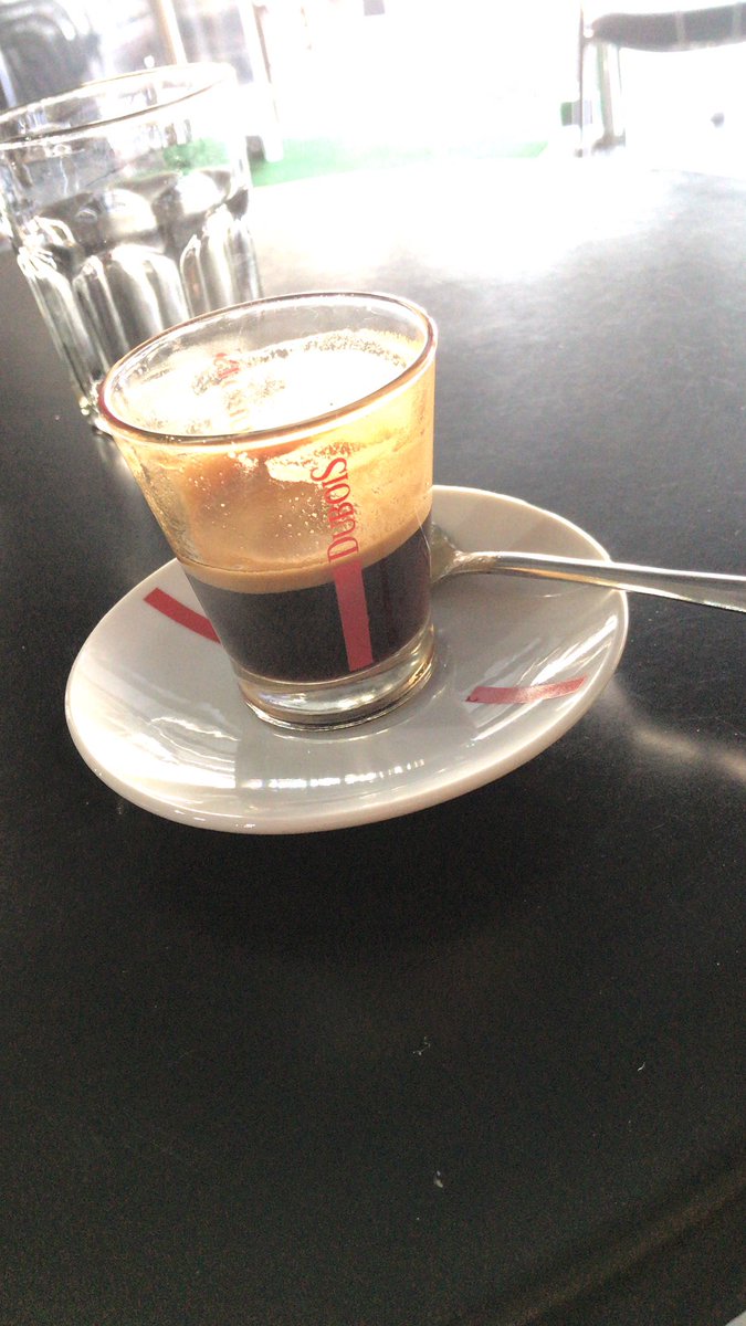 HcNeHamd's tweet image. كل واحد إغرد بداكشي لي گدامو