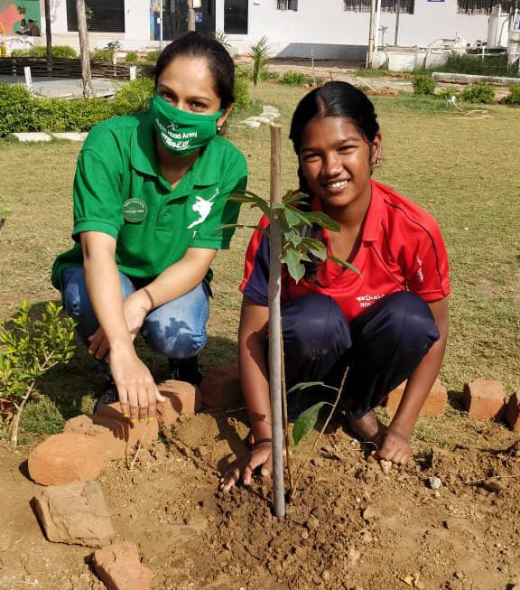 yagsi_p's tweet photo. This Republic Day, #RobinHoodAcademy volunteers with students will be planting 200,000 trees across 100+ cities.

@deespeak, it would melt our hearts if you supported  #AcademyGreens - Trees for 2050

#AcademyGreens
@rha_india https://t.co/sdGZ9nsiRc