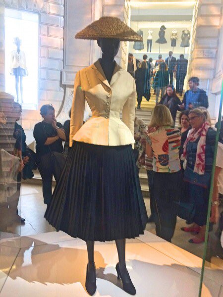 ormacheatuco's tweet photo. #PARISCOUTURIER.COM,
Je possède un #domaine nommé #Pariscouturier.com - Cela convient à tout #couturier #français avec un #domaine international #dot  #com. Ce domaine est en vente sur #afternic.com.
#France #Paris #haute-#Couture https://t.co/bpBq59gFOn