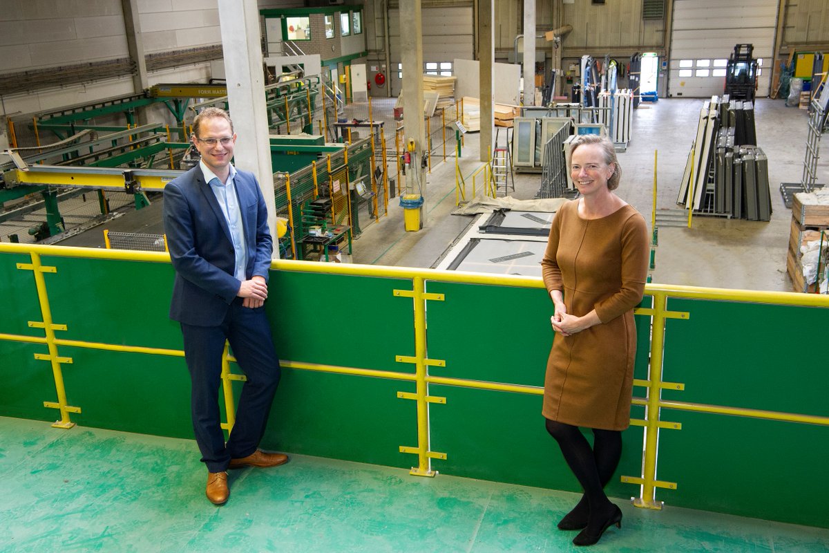 De eerste woningen met CO2-arm #beton van Voorbij Prefab zijn gebouwd. ABT hielp bij de ontwikkeling. Het resultaat: een #CO2-reductie van 44%!
<a href="/DorienStaal/">Dorien</a> en <a href="/nikiloonen/">Niki</a> over deze doorbraak, transparante samenwerking en kennisdeling voor een hoger doel. lnkd.in/dYcw-AZ