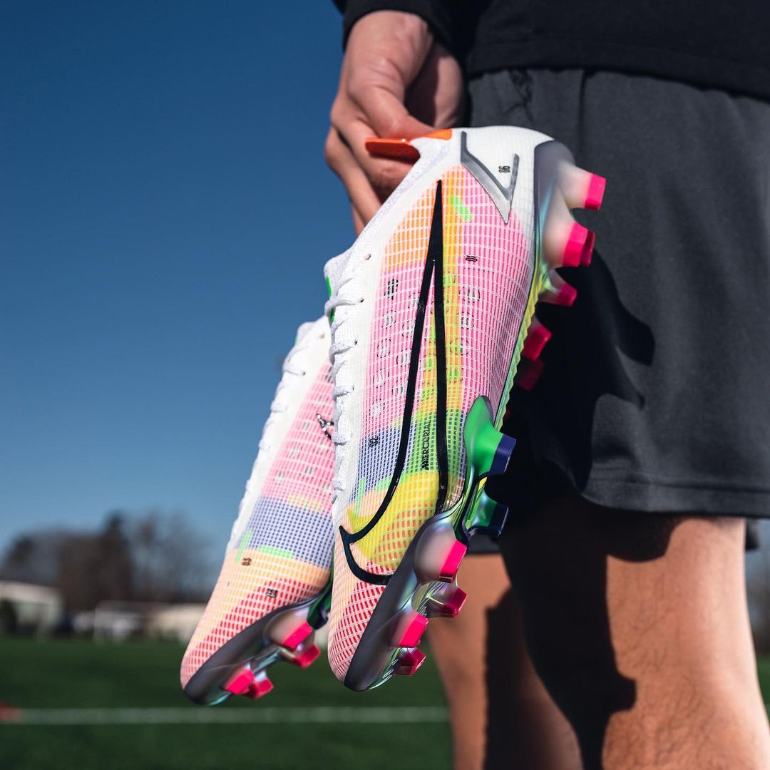 SOCCER.COM on Twitter: "⚠️ Mercurial Giveaway ⚠️ Win a of upcoming Nike Mercurial Dragonfly cleats. RT & sign up here -> https://t.co/uqzqcPovvF to enter! https://t.co/3BYFi5mHh5" Twitter