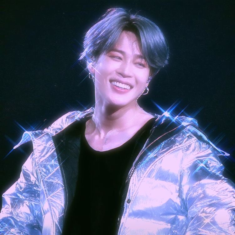 Jimin: Cosmopolitan - listen, you’re ordering this because you are a sexy lovely cutie and it’s delightful to look at. You’re wearing your finest sparkles and flirting comes naturally after the second round, and the third? Stay tuned 