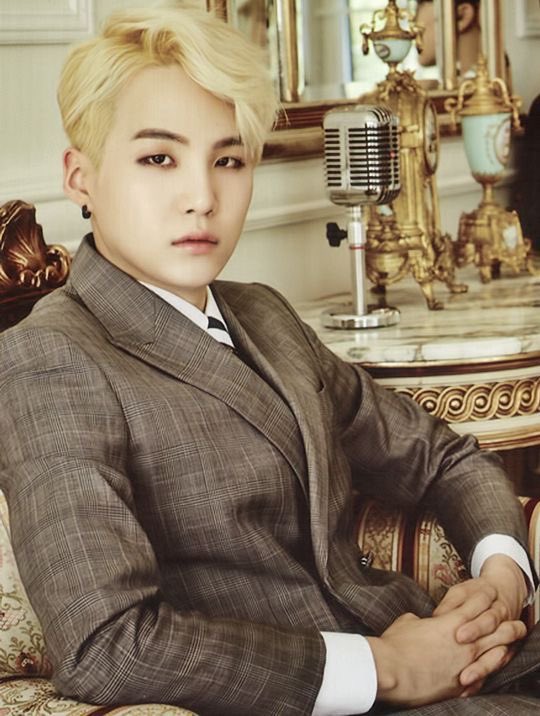 Yoongi: Old Fashioned - a classic cocktail to be enjoyed after a long day at work, it’s visually appealing in its simplistic nature and made from only the best ingredients. A twist of orange adds flavour and can also be shared with your drinking partner 