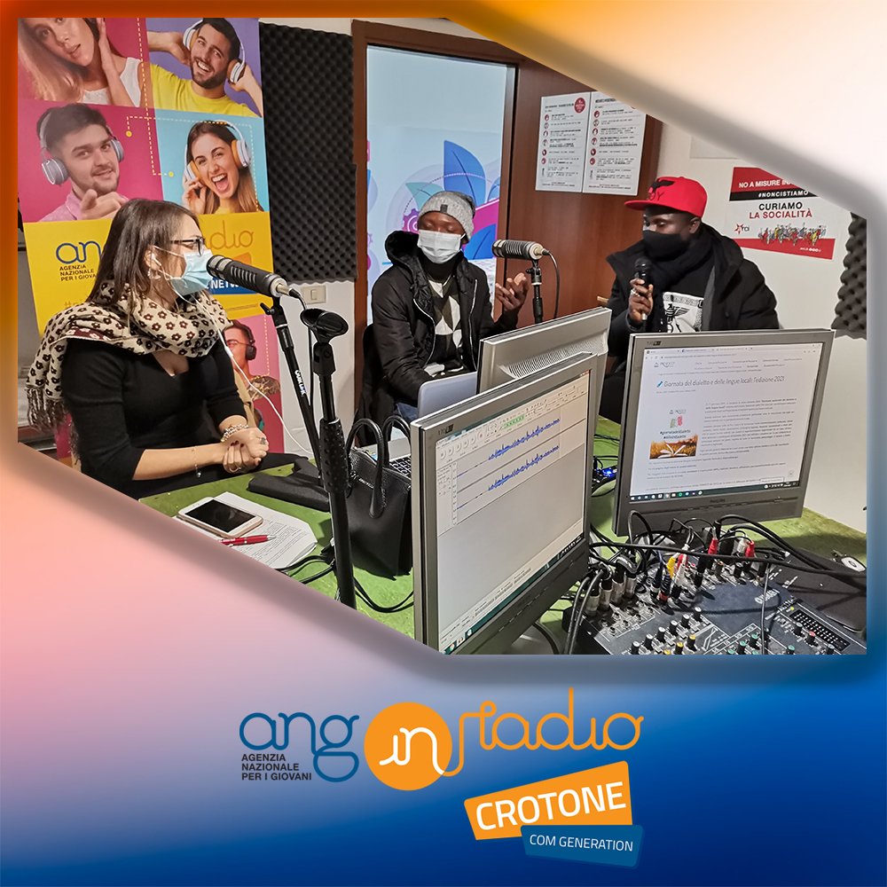 RadioBarrioLive's tweet photo. "Le lingue dei popoli" è il primo tema di questa settimana di #ComGeneration su #RadioBarrio. Francesca conduce il nuovo #podcast di #ANGinRadio con Ebrima e Ousman.
Alle 17:30 su https://t.co/jyn8k1Qqjo
#Crotone #società #giovani #radio #lingue #africa #gambia #guineaecuatorial https://t.co/vQw8DirrsA