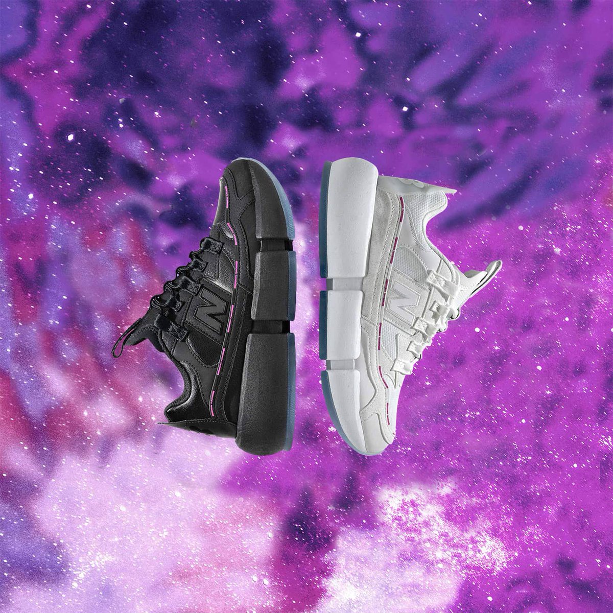 FitThemAll's tweet photo. Les nouvelles @NewBalanceFR Vision Racer x Jaden Smith sortent le 29 janvier à 10h sur le site de New Balance ! 

Black https://t.co/51IXUYMyJN

White https://t.co/Pjju7HLKsr https://t.co/3wePdgXCBz