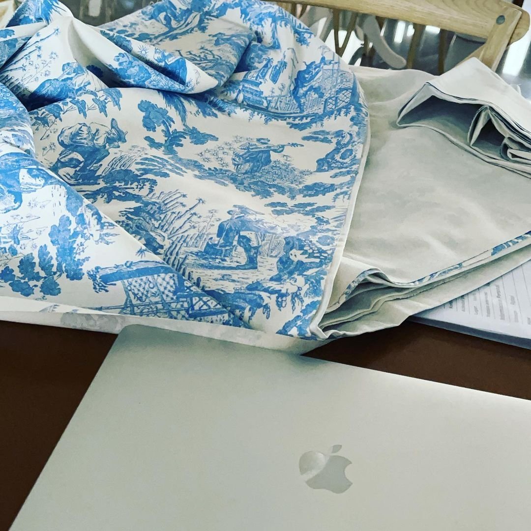 Mirado para hacer cambios !!
• • • • • •
😬#interiorinspirations #meaño #corazondemeaño