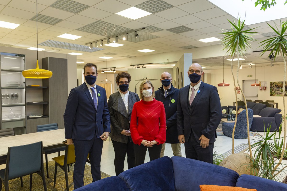 Les salons du meuble sont annulés ? <a href="/GautierFrance/">Gautier</a> ouvre son propre showroom, visité (et validé!) par la ministre déléguée à l'industrie <a href="/AgnesRunacher/">Agnès Pannier-Runacher 🇫🇷🇪🇺</a> . 🚀C'est aussi ça l'audace et le rebond des fabricants français ! 🔵⚪️🔴 #meublezvousfrançais #FrenchFab #Ameublementfrançais