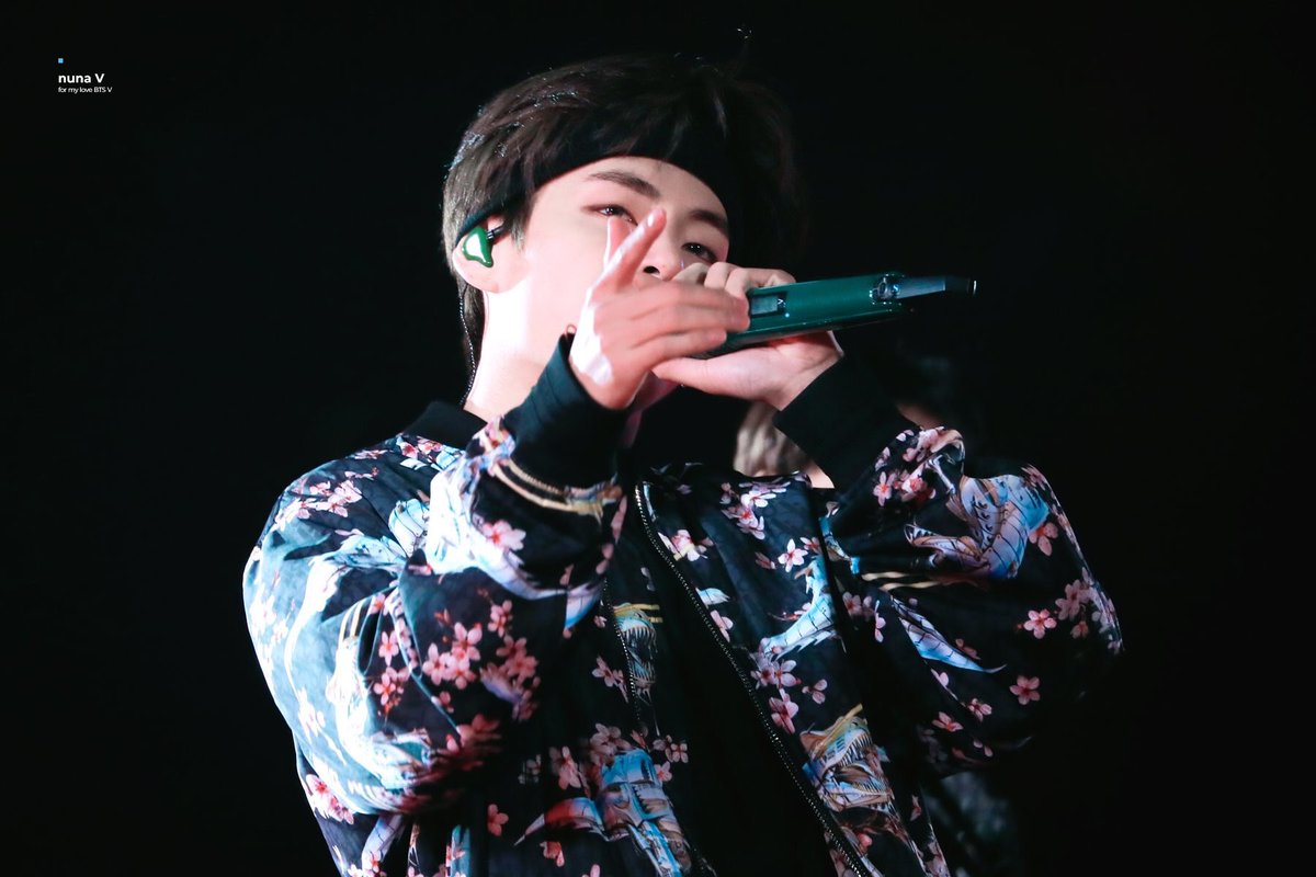 Baidu, WeChat 》V also dominates (biggest search platform in China) and WeChat (biggest chatting site).