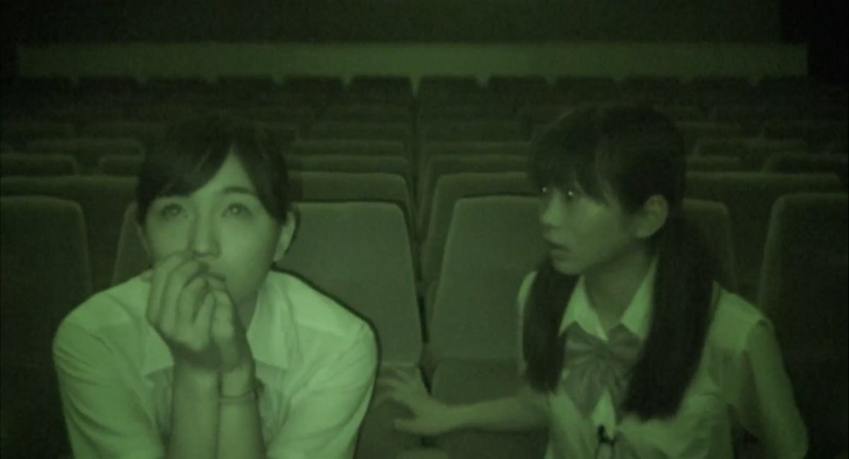 AddPalm's tweet photo. P.O.V. A Cursed Film - น่ากลัวสมคำร่ำลือ ว่าด้วยพิธีกรสาวและทีมงานถ่ายทำรายการผีในโรงเรียนนึง หลังได้รับเทปปริศนาส่งมาในรายการ นอกจากการวางจังหวะผีหลอกที่น่าสนใจและเป็นได้แค่มากกว่าหนังผี jump scare บรรยากาศรั้วรร.ในเรื่องนี้มันวังเวงและน่ากลัวโคตร 40 นาทีสุดท้ายทั้งหลอนและพีคมาก https://t.co/Zgza946IWs