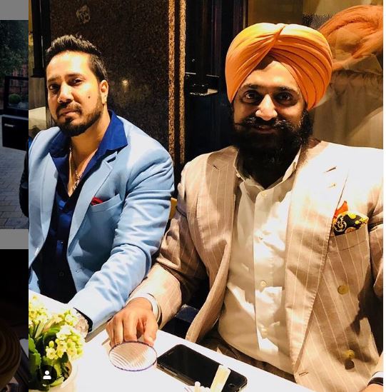 He is in direct contact with Punjabi Singers and finance them. Just look at below photos.Mika gave award to Musewala behalf of Peter Virdee.