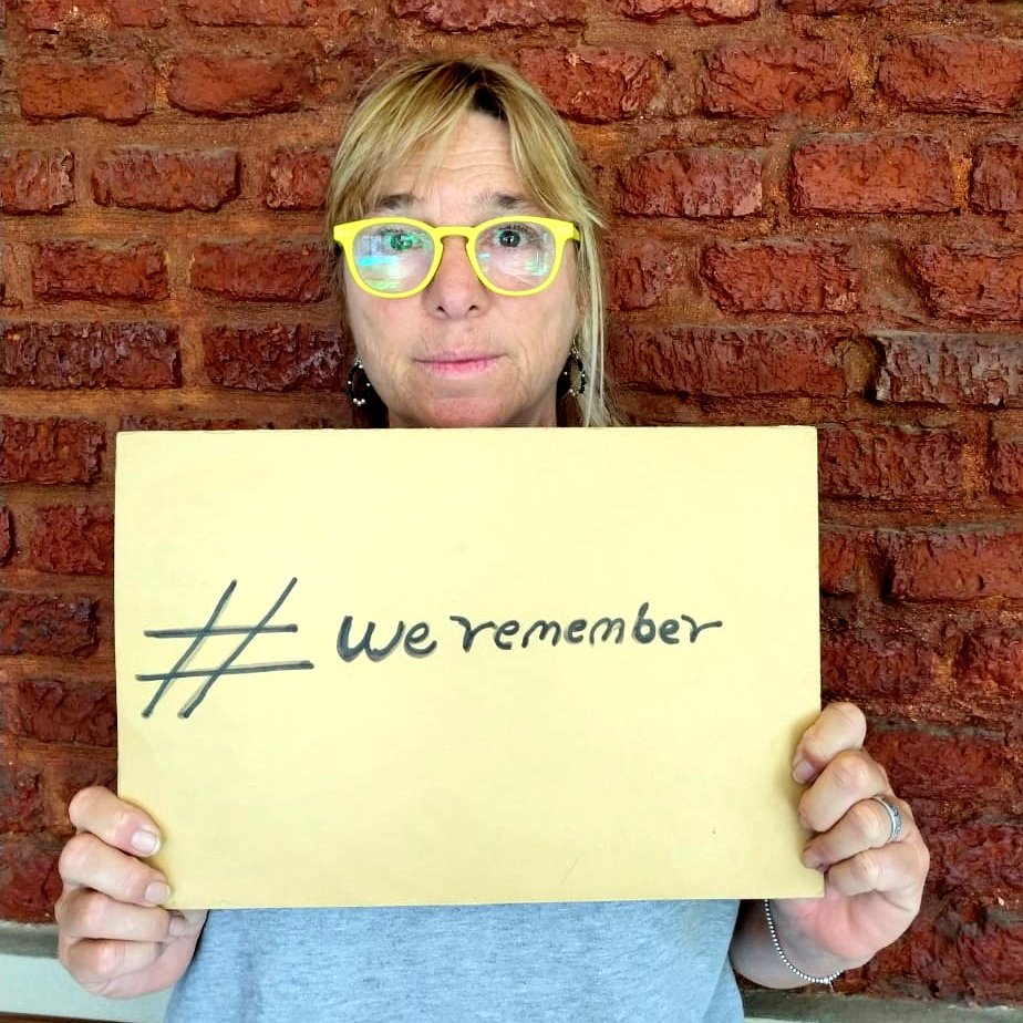 abogadosjudios's tweet photo. Este 27/1 se conmemoran 76 años de la liberación del campo de exterminio de Auschwitz, fecha establecida por la ONU como el Día Internacional de Conmemoración en Memoria de las Víctimas del Holocausto.

Desde la AAJRA, nos sumamos a la campaña #WeRemember #NosotrosRecordamos
(1) https://t.co/7M4KCoa94x