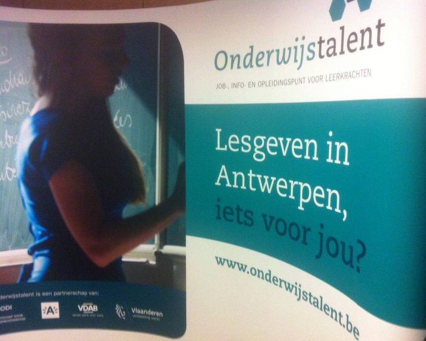 stefangoos's tweet photo. 01/02/21 - Online #jobdate voor #leerkrachten secundair, praktische en technische vakken voor knelpunten (#Antwerpen), door @Onderwijstal_nt en @vdab_be
https://t.co/MEfqc4ArXs
#enallesbeweegt #BEjobs #werkeninantwerpen https://t.co/U3e0D6aLGp