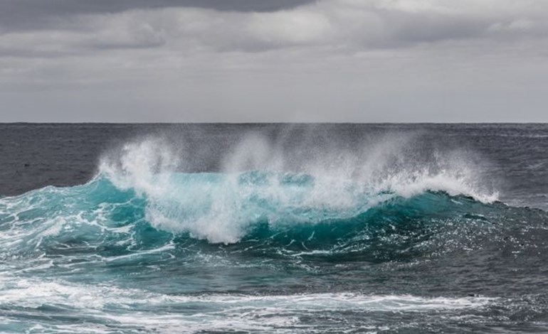 reNEWS_'s tweet photo. Wales’ national marine test centre META has obtained its marine licence from Natural Resources Wales (NRW) for Phase 2 of its real-sea testing project. https://t.co/cXZFnOiCOZ #offshorewind #waveandtidal #research https://t.co/TFxz60dkFK
