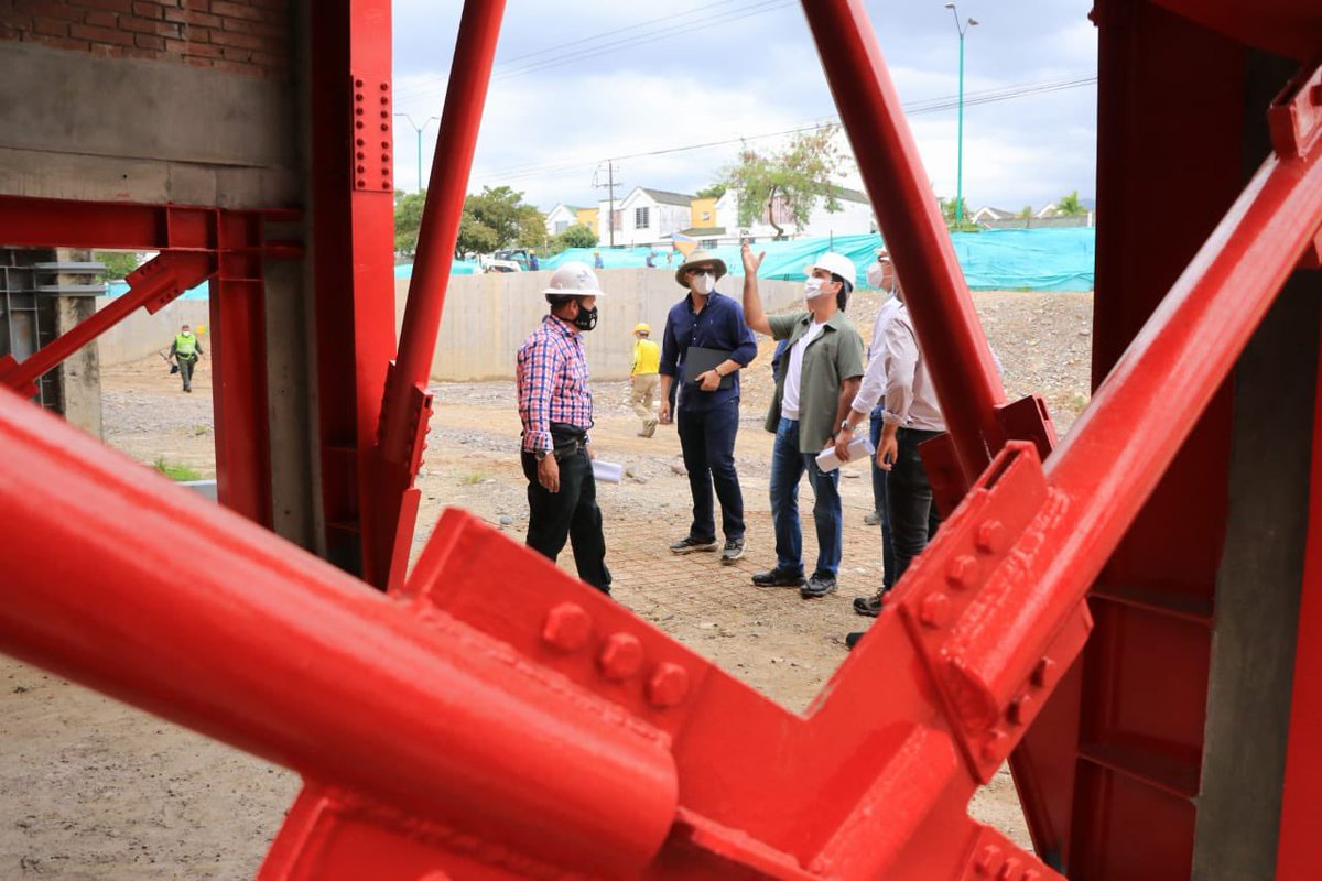 JuanGZuluaga's tweet photo. #Ahora| Realizamos nuevamente visita de inspección al avance de los trabajos en el complejo deportivo Manuel Calle Lombana en #Villavicencio, especialmente, a la construcción del estadio Bello Horizonte. Seguimos supervisando obras. #AlServicioDeLaGente https://t.co/4aGmR3IwJY