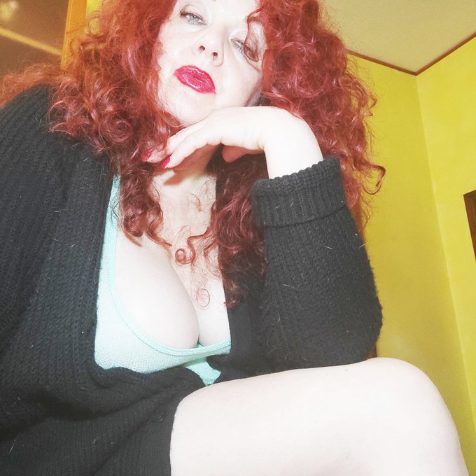 Ciao miei carissimi amici. Oggi mi sento una donna in gamba. Un grande bacio da Jessica Rizzo. https://t<a href="/tag/online"class="tags"><span>#online</span></a><a href="/tag/famosa"class="tags"><span>#famosa</span></a><a href="/tag/attrice"class="tags"><span>#attrice</span></a><a href="/tag/giornale"class="tags"><span>#giornale</span></a><a href="/tag/quotidiano"class="tags"><span>#quotidiano</span></a>