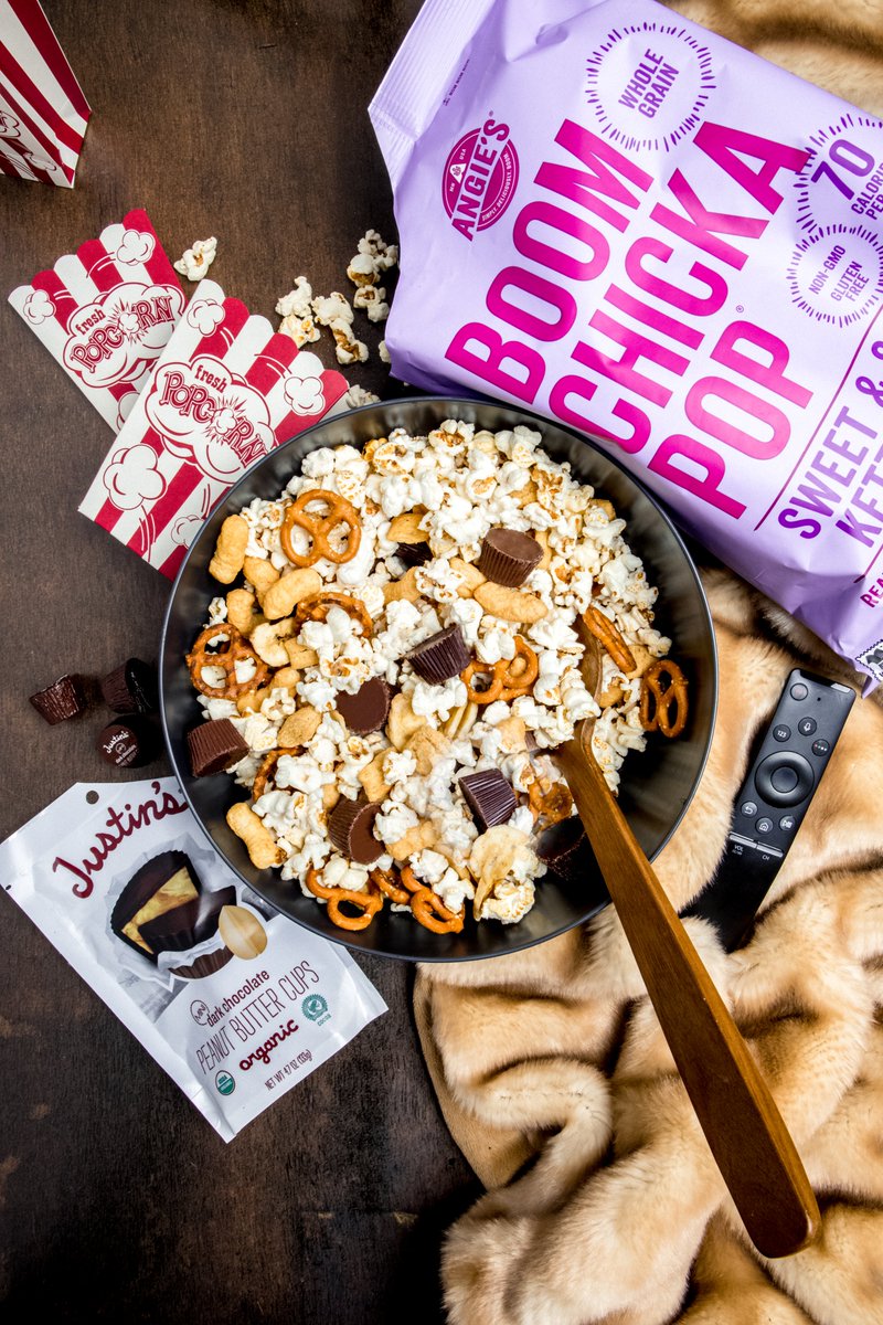 Craving something sweet for your mid-week movie night? We gotchu with this Chocolate Peanut Buttery Popcorn Mix, made with our Sweet & Salty and @Justins Peanut Butter! 💕 Check out the step-by-step recipe on our Instagram stories!