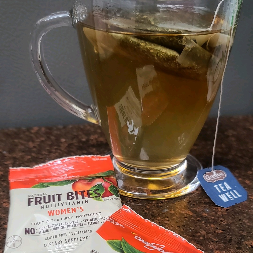 dracarrion's tweet photo. 《 Relax • Recharge • Replenish 》
I like @oneaday_us cause of their natural apple flavor and ingredients. I got to try them thanks to @Influenster #complimentary #OneADay #OneADayFruitBites https://t.co/MAAVJbnC2E