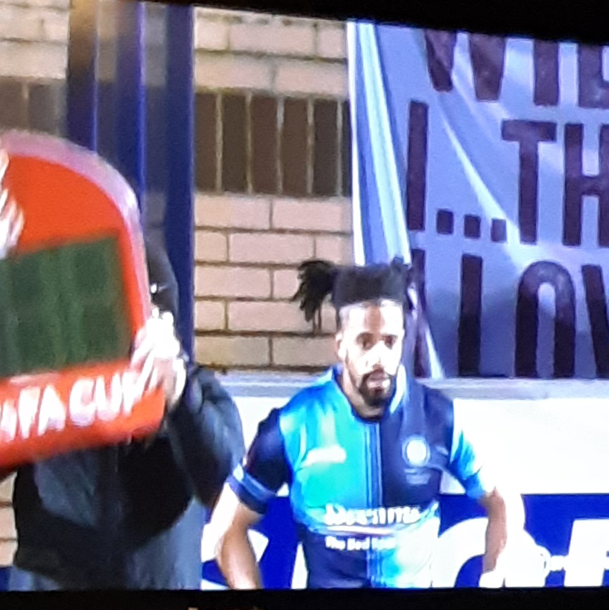 brunocockapoo's tweet image. I've seen everything,  a chap just jogged onto the pitch wearing his hair in bunches. #SuitsYouSir #WYCvTOT