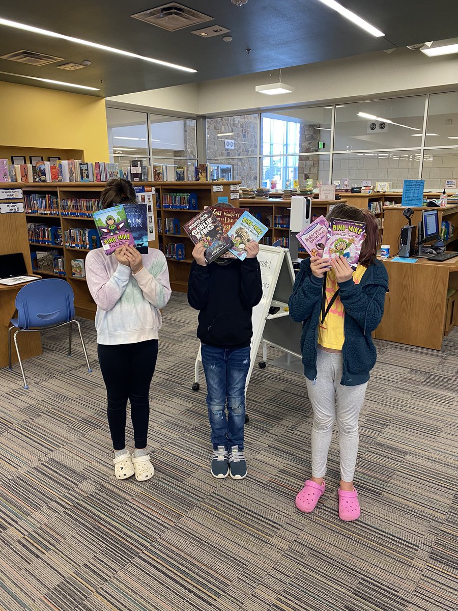 We had excited readers and librarians today <a href="/AdkinsLantana/">Adkins Elementary</a>!  Fourth grade began visiting the Learning Commons in small groups to pick out their books. <a href="/bookorear/">Melisa(Lisa)O’Rear</a> @jenmccord08