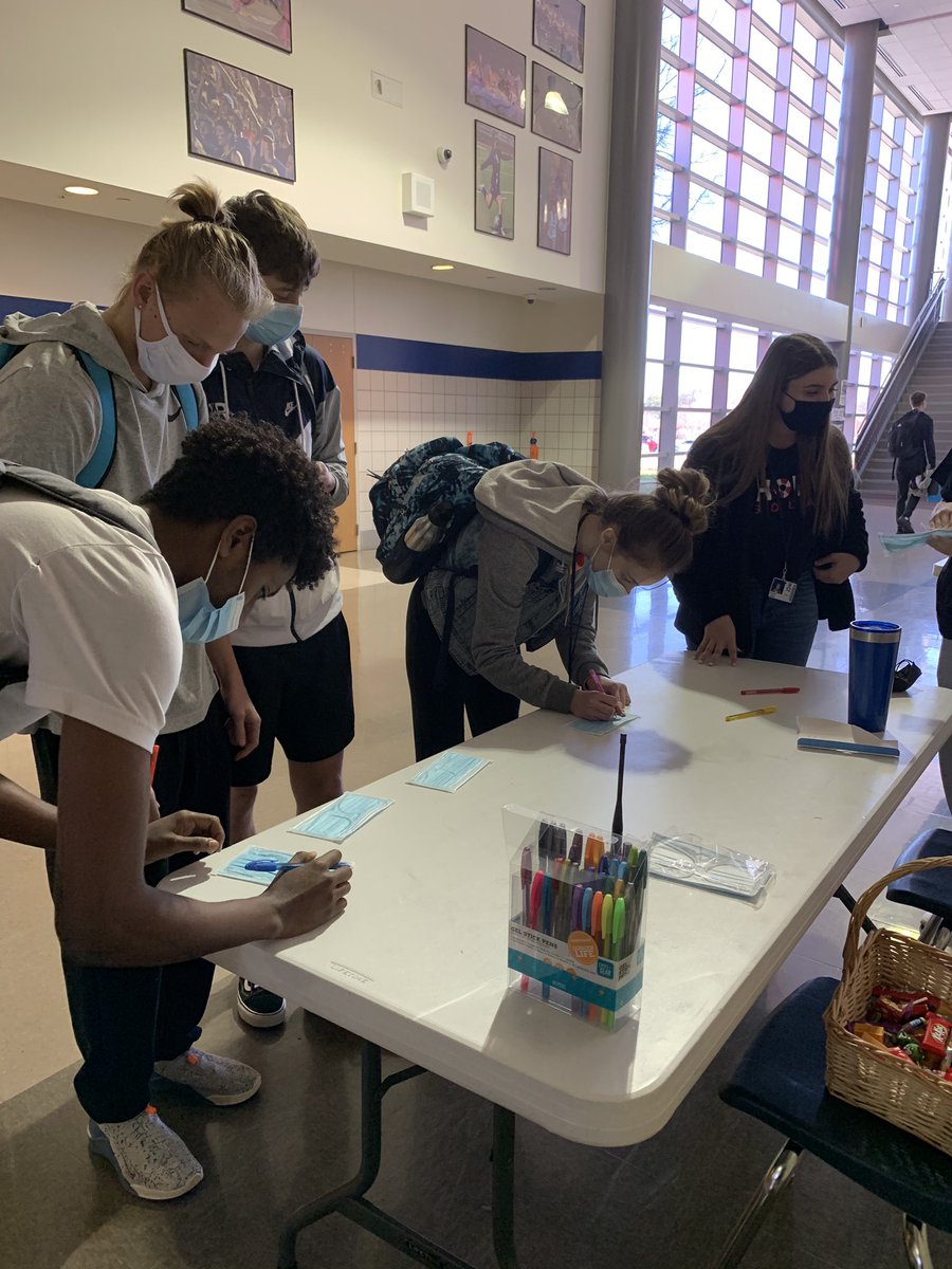 HOPE Week Day 1 at Richland High School...Mask your face, NOT your emotions. #hopesquad