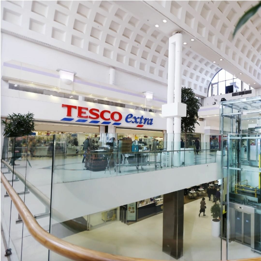 FavellShopping's tweet photo. Due to ongoing maintenance in store, Tesco will close at 9pm on Monday 25th, Tuesday 26th and Wednesday 27th Jan.

They will resume normal trading hours after those dates. 

We apologise for any inconvenience. https://t.co/XMk1iInhHn