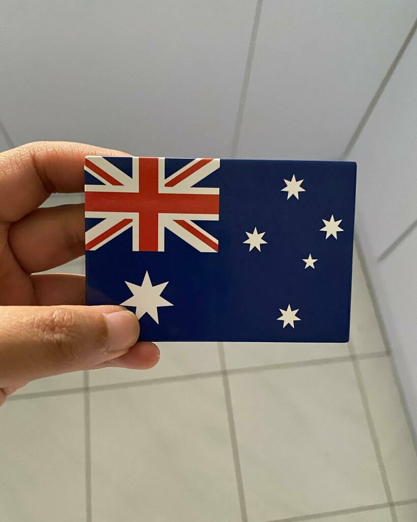 Be united. Happy Australia Day everyone. I love Australia. 🇦🇺 #australia #happyaustraliaday🇦🇺 #flagmagnet #hand #iphone11camera #iphobe11photo #iphobe11pic #iphone11shot #iphobecamera #iphonephoto #iphonepic #iphoneshot #nosquares #instapost #instagramco… instagr.am/p/CKe6nLblyxu/