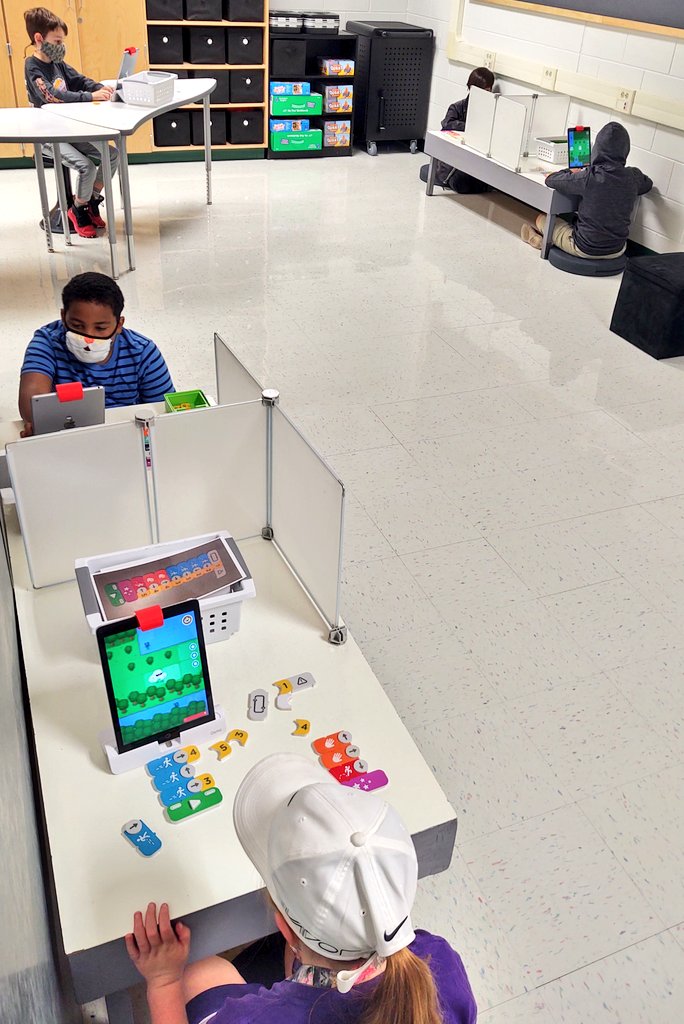 ZamoraSTEM's tweet image. Ss strengthen problem solving skills using critical thinking while coding in @NISDCole STEM lab. Ss 💜 @PlayOsmo with #CodingAwbie !! @NISDSTEMLabs #TheColeWay #edtech