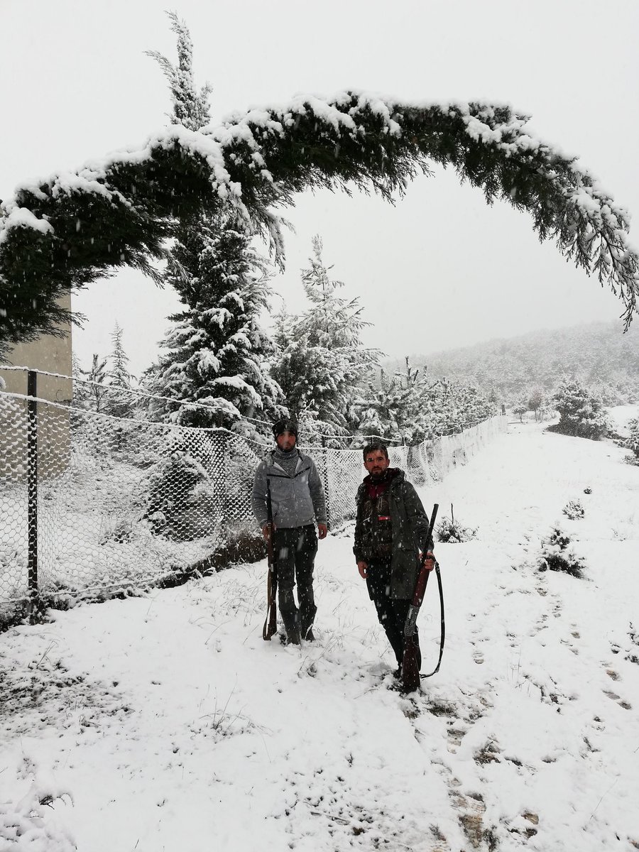 #yabandabizimvatandabizim. Nedemiş şair gidemediğin yer senin deyildir gitmeyelimde elinmi olsun uğruna kandökdüğümüz canverdiğimiz dağlar gidelim biz gidelimki hayinlere yuva olmasın mağralar