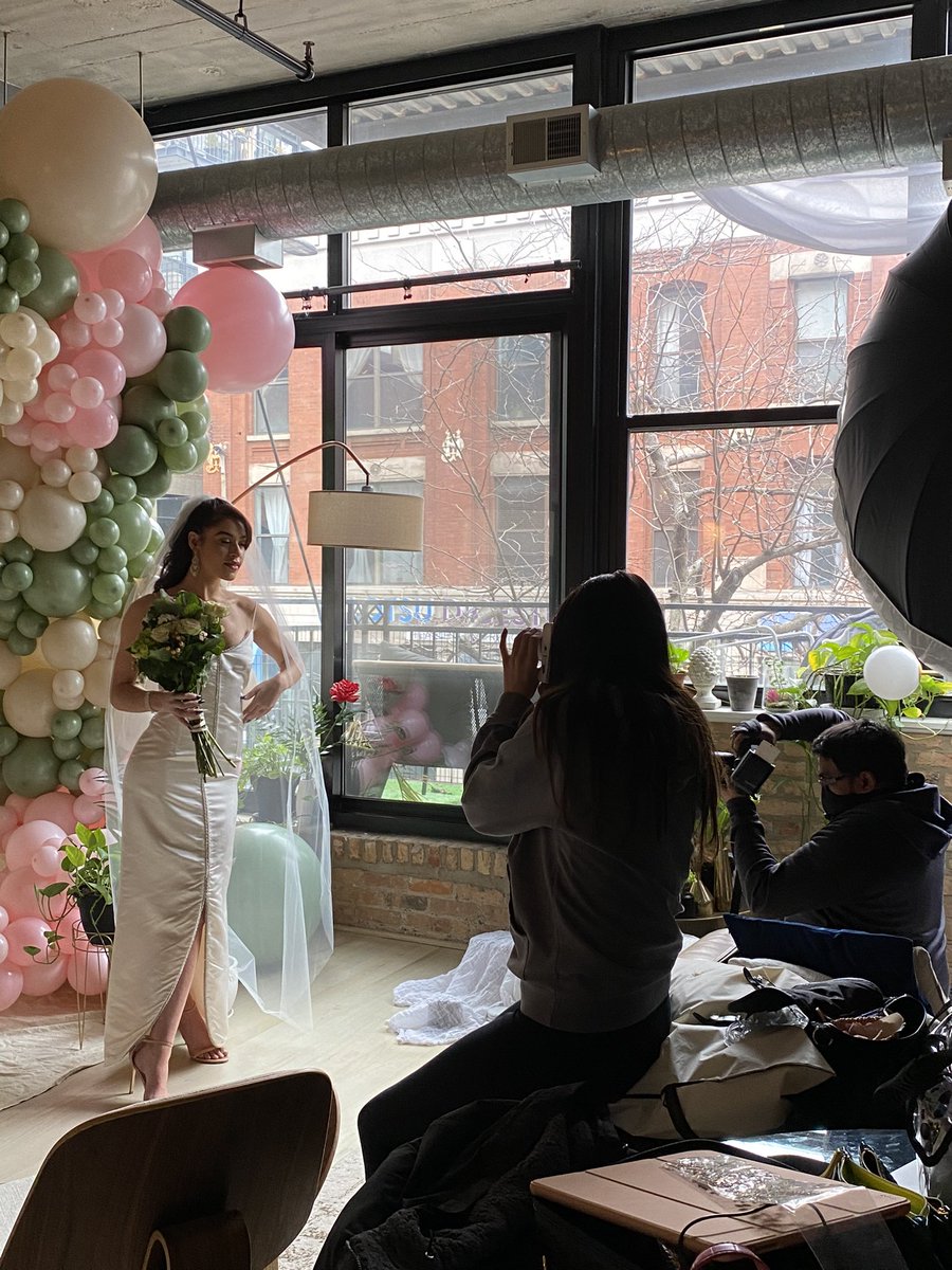 windycitybrides's tweet photo. Yesterday’s team was magic ✨
Backdrop // @anna.decor.art 
Photographer // @rsfashionphoto 
Dress // @elliedaybridal 
Makeup // #michellemink 
#chicagobride https://t.co/z327YxwJMx