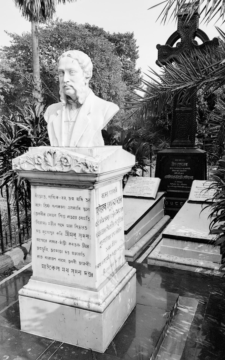 It's this strange man's birthday. I say strange because such an Anglophile I doubt ever existed even back in the day, and yet his œuvre in Bengali is formidable.I really like the poem he composed for his grave - দাঁড়াও পথিক-বর! জন্ম যদি তব বঙ্গে! তিষ্ট ক্ষণকাল!
