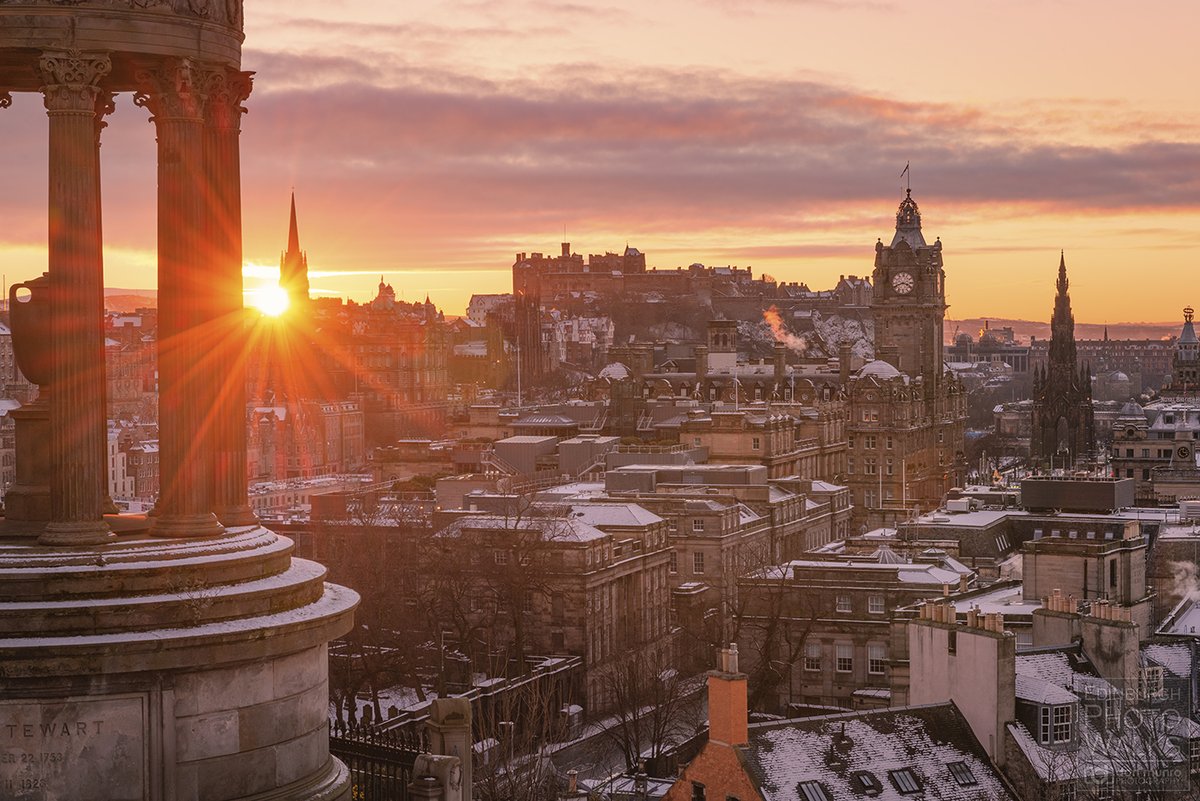 A beautiful winter sunset over Edinburgh.
#Edinburgh #Scotland #Sunset #CaltonHill #VisitScotland