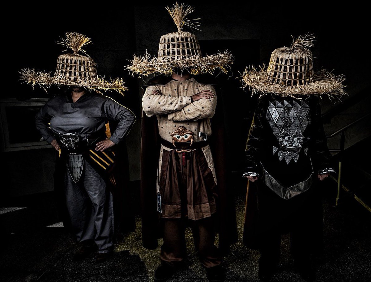 kittiecosplay's tweet photo. “When the earth quakes, and the poison arrows fall from the sky, and the pillars of Heaven shake.” 
⛈⛈⛈

📸 By @EdwinFabian 

#BigTroubleInLittleChina #ThreeStorms #cosplay https://t.co/PxngSwymOe