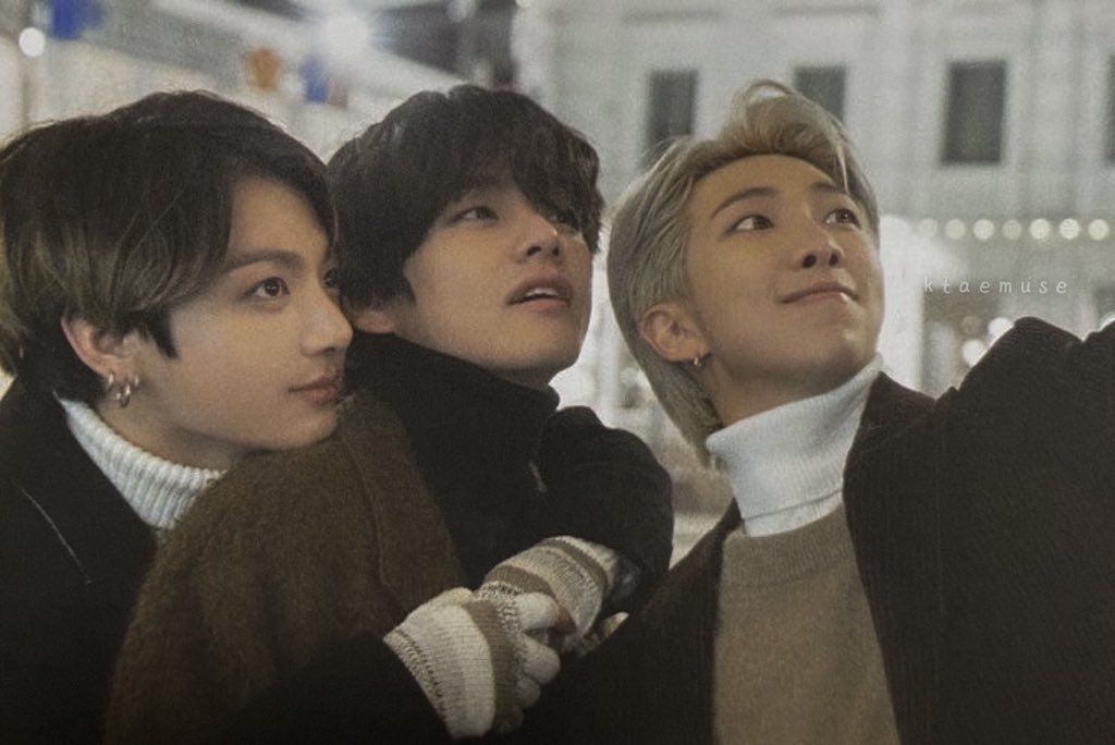 ktaemuse's tweet photo. the cold stays unbothered when you’re here with me https://t.co/New3zALFYs