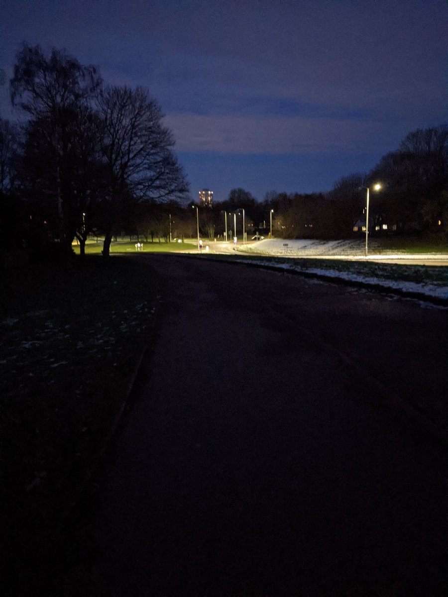 BikeSkateBox's tweet photo. Would be good to see more equally between how different kisses of transport treated. Unlit, ungritted walking & cycling paths next to brightly lit & gritted roads does not enable active travel. #shareduse #activetravel https://t.co/nORb1nXMoY