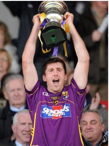 TParnells's tweet photo. We are excited to announce that former Wexford captain @diarmuidlyng will be joining the club. The former St Martins club man hurled with his native Wexford from 2004 to 2013 and has been residing in the Annascual area for the last few years @Kerry_Official @radiokerrysport https://t.co/DoKkE2azvL