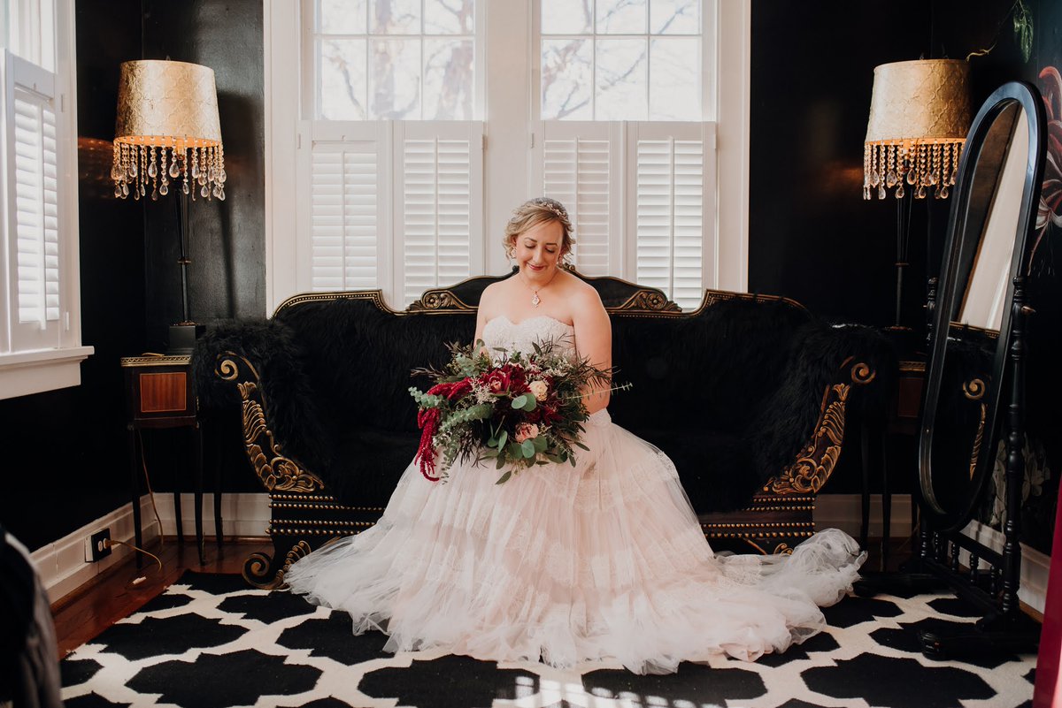 And then my soul saw you and it kind of went "Oh, there you are. I've been looking for you."

Photo Credit: @kellywhitmanphoto
#LionsgateCenter
#StressLessLoveMore