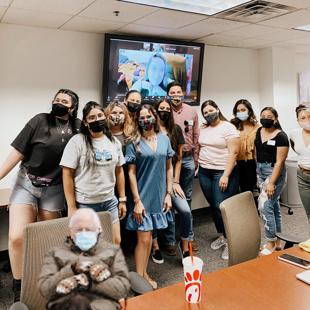 FirstGenWatts's tweet image. Throwback to our first in person exec meeting, but with a special guest? 🥸 Have a great week!