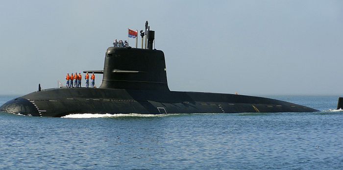 PLAHenkenBot2's tweet image. 039A/B/C型潜水艦
2004年から就役が始まった現在の中国海軍の最新通常動力潜水艦。AIP(非大気依存推進)をアジアで初めて搭載した潜水艦らしい。艦橋や船体の改良によってA、B、C三つのタイプがあり、最新型では静粛性もそうりゅう型レベルに近づいてきている……らしい。