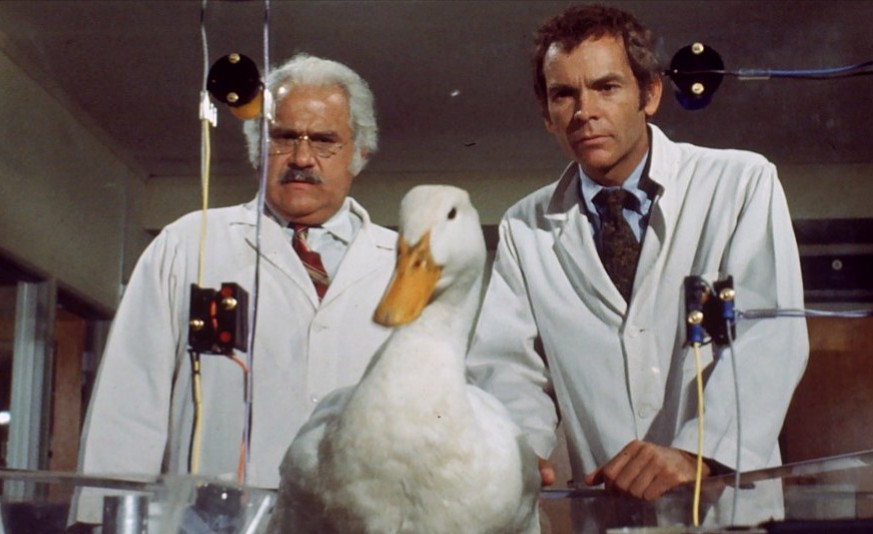 #DeanJones #BOTD, seen here with  co-stars #SandyDuncan #LeeMontgomery & #JackKruschen in the #WaltDisney family comedy 'The Million Dollar Duck (1971) dir. 
Vincent McEveety