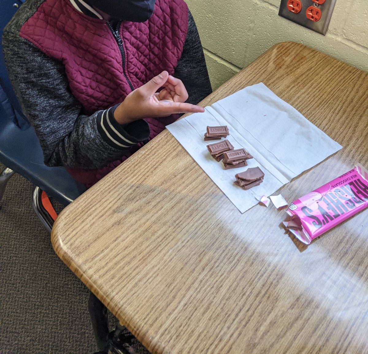 KohlersKids's tweet photo. Using Hershey bars to learn adding, subtracting, equivalent fractions, and fractions in the lowest terms. It was delicious #SpaghtIsGreat #GoSolarWithMrsKohler @Hersheys https://t.co/2VKFEdlLCd